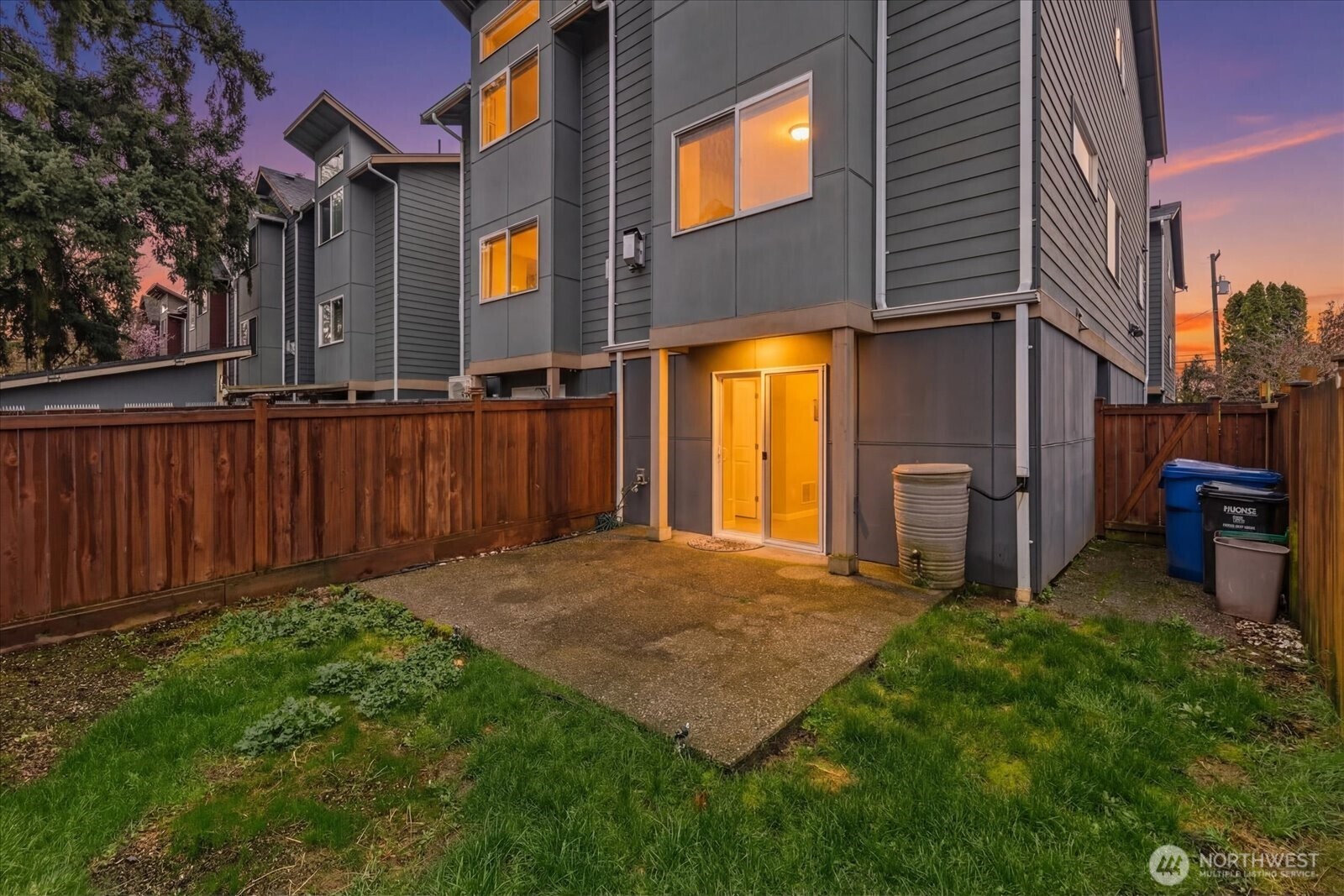 930 North 96th Street Seattle, WA 98103 - Photo 23 of 33