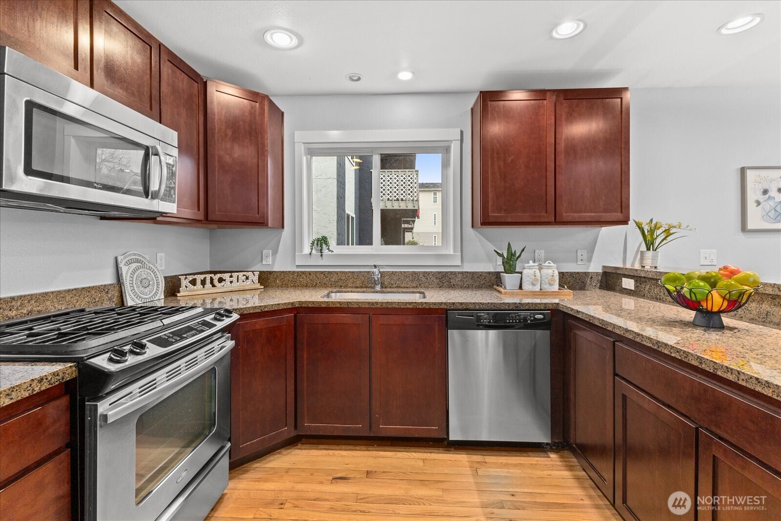 930 North 96th Street Seattle, WA 98103 - Photo 9 of 33