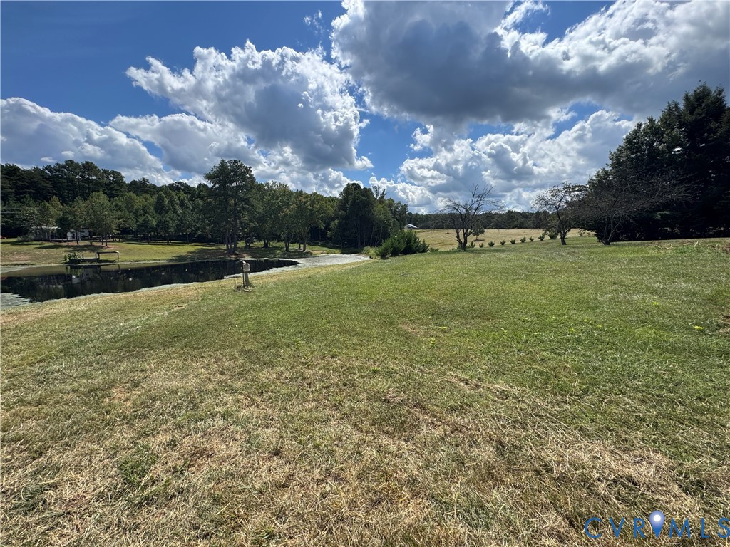 7695 A 3 Notch Road Louisa, VA 23093 - Photo 2 of 4 a view of a lake