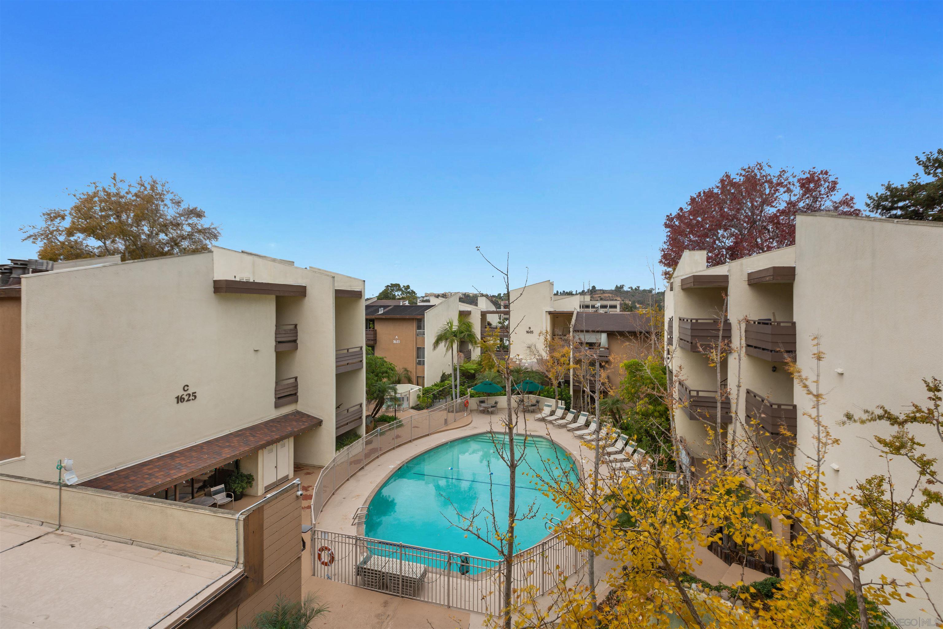 1621 Unit E 217, Unit E217 San Diego, CA 92108 - Photo 30 of 45 a view of a terrace