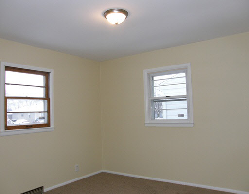 1625 Ryer Street South Bend, IN 46628 - Photo 8 of 14 Gallery Image 8