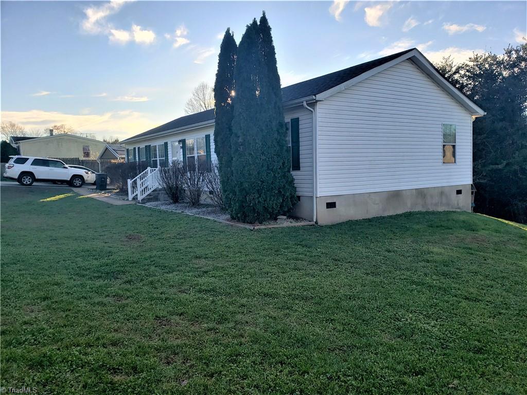 394 Old Offen Po Road Traphill, NC 28685 - Photo 4 of 19 Gallery Image 4