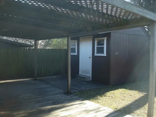 $1,500 | 615 East Renfro Street, Burleson, TX 76028