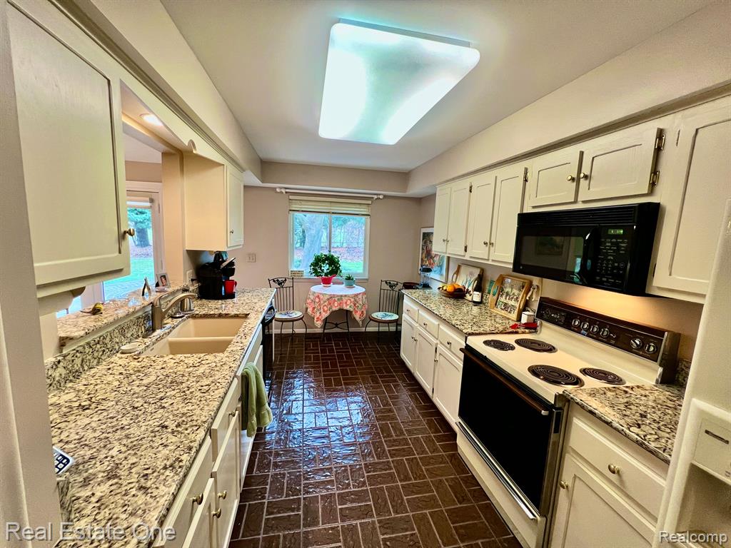 230 Randolph Road Rochester Hills, MI 48309 - Photo 19 of 59
