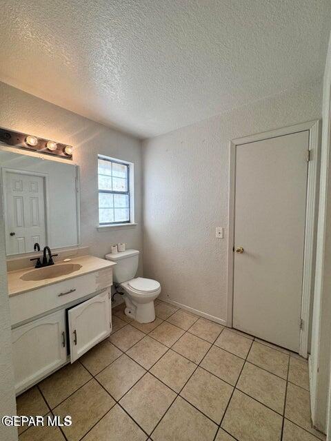 386 McCune Road El Paso, TX 79915 - Photo 15 of 30 Main Bathroom has door to master