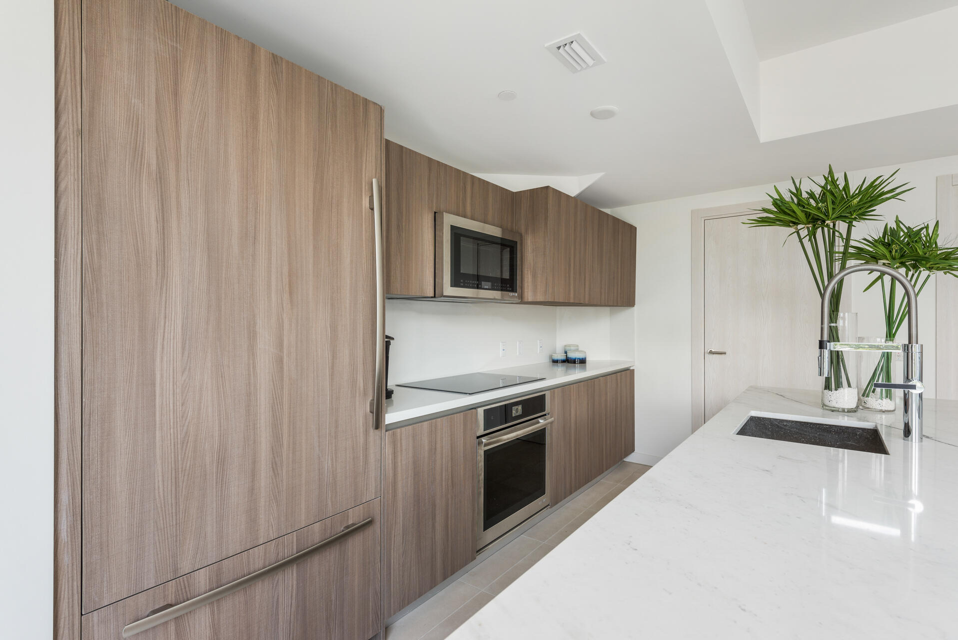 401 North Birch Road, Unit TH1 Fort Lauderdale, FL 33304 - Photo 10 of 31 001_4746