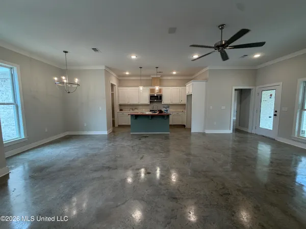 $302,640 | 196 Lake Harbor Road, Brandon, MS 39047