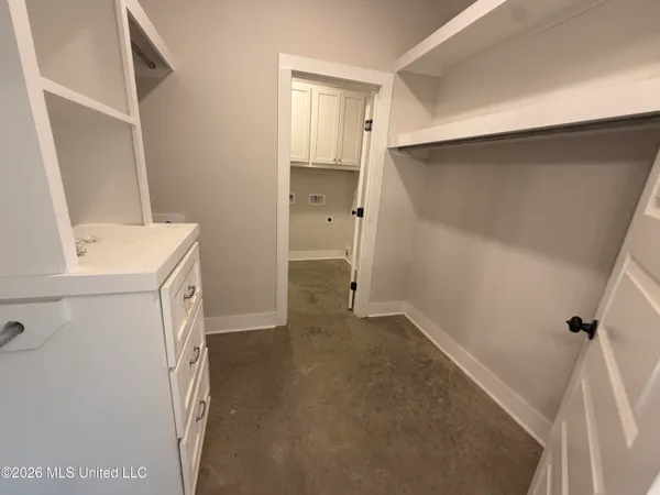 $302,640 | 196 Lake Harbor Road, Brandon, MS 39047