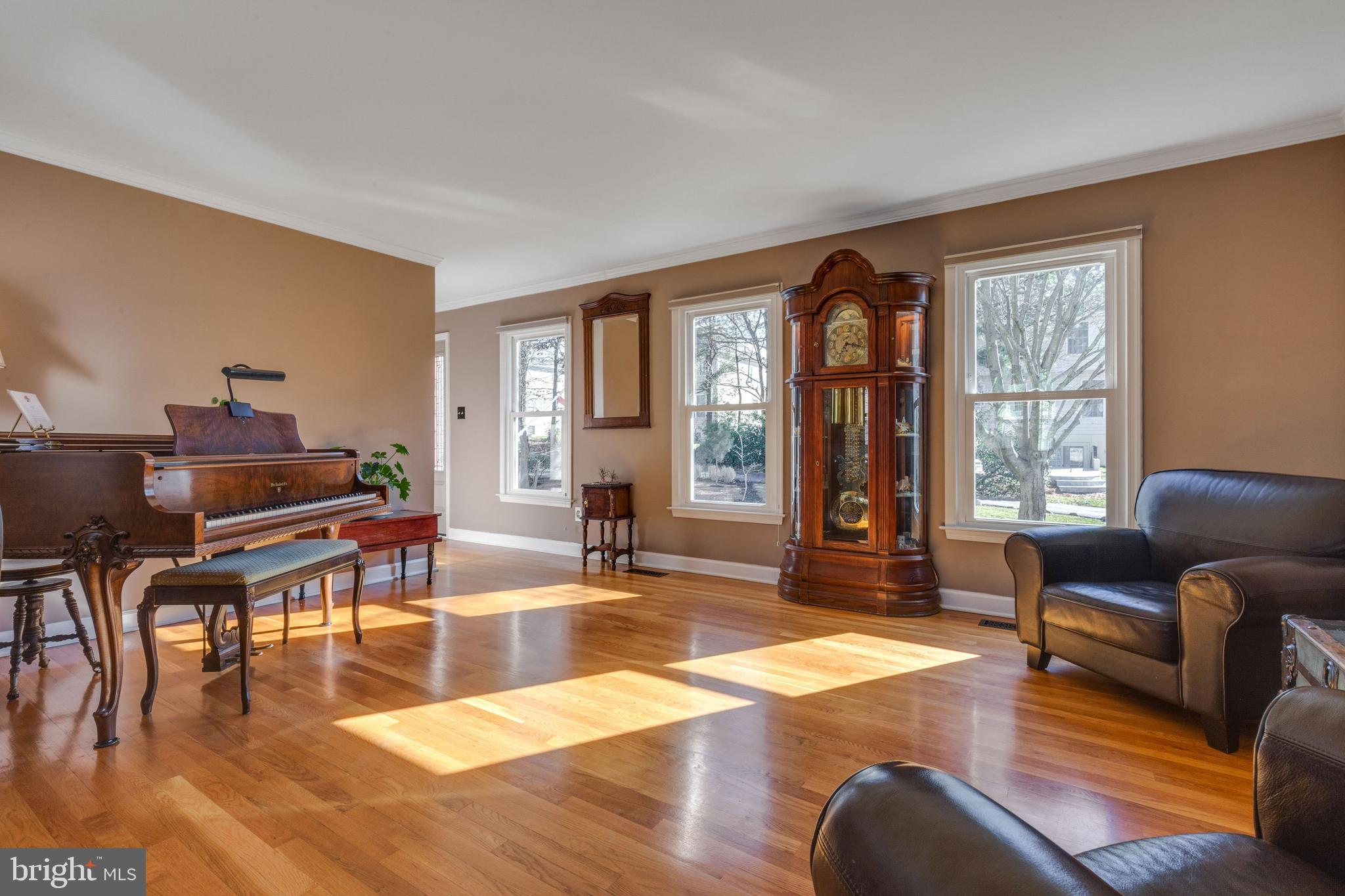 12332 Washington Brice Road Fairfax, VA 22033 - Photo 18 of 54 Spacious Living Room Looking to Foyer!
