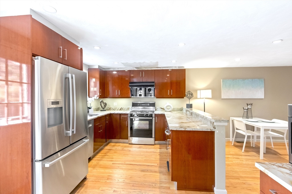 35 Merrymount Road, Unit 12 Quincy, MA 02169 - Photo 5 of 28 Gallery Image 5