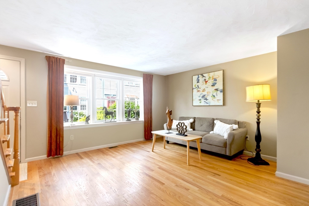 35 Merrymount Road, Unit 12 Quincy, MA 02169 - Photo 8 of 28 Gallery Image 8