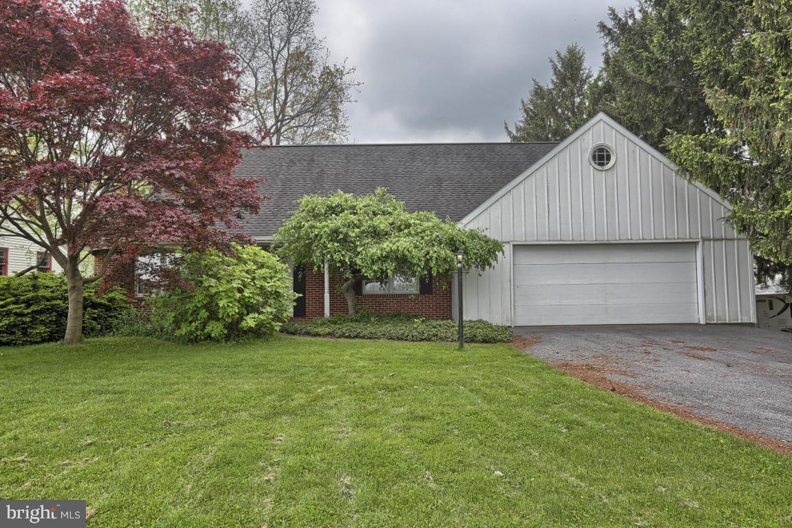 42 Center Square Road Leola, PA 17540 - Photo 1 of 36 Gallery Image 1