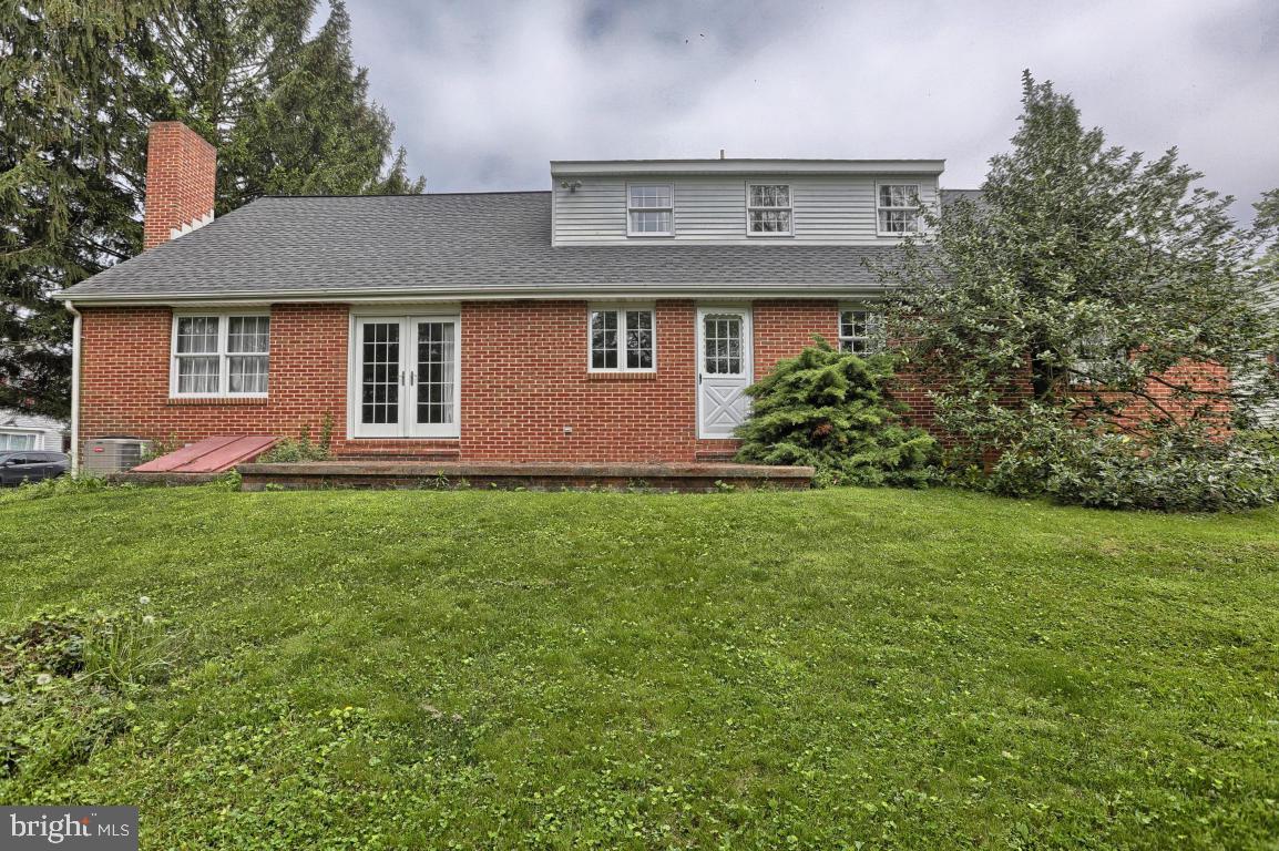 42 Center Square Road Leola, PA 17540 - Photo 2 of 36 Gallery Image 2