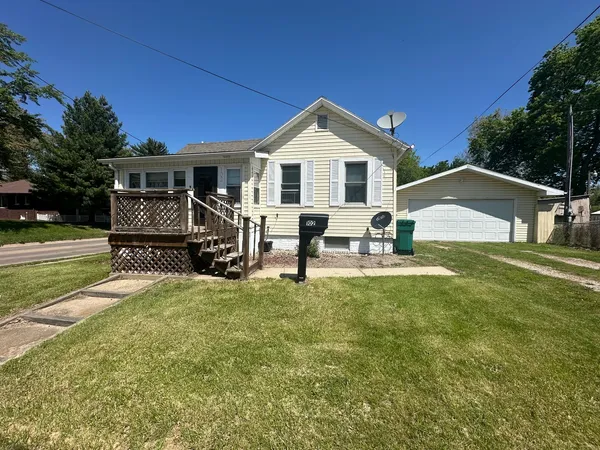 $119,000 | 102 East Grove Street, Streator, IL 61364