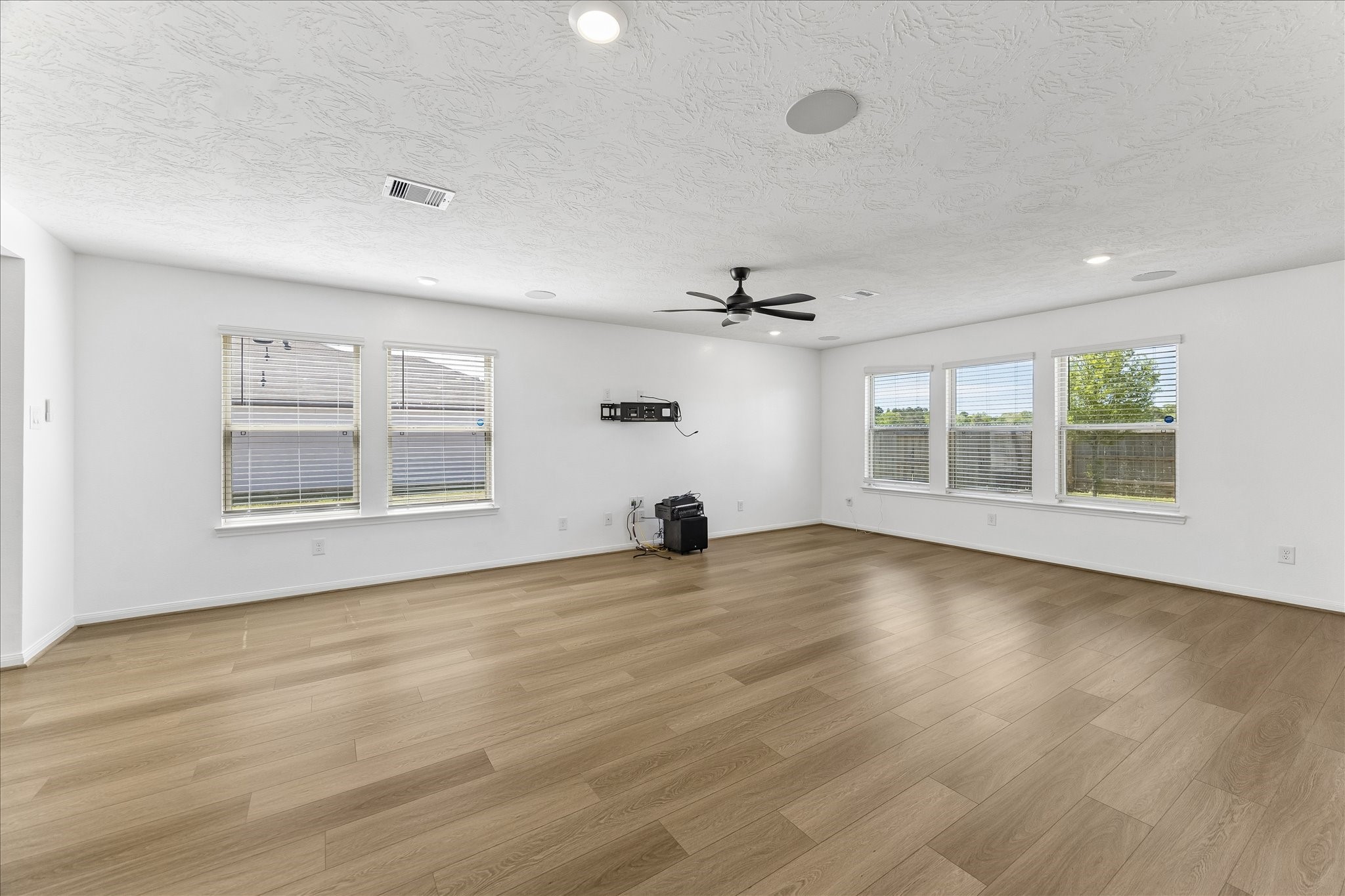 2531 Eden Rdg Way Willis, TX 77378 - Photo 2 of 26