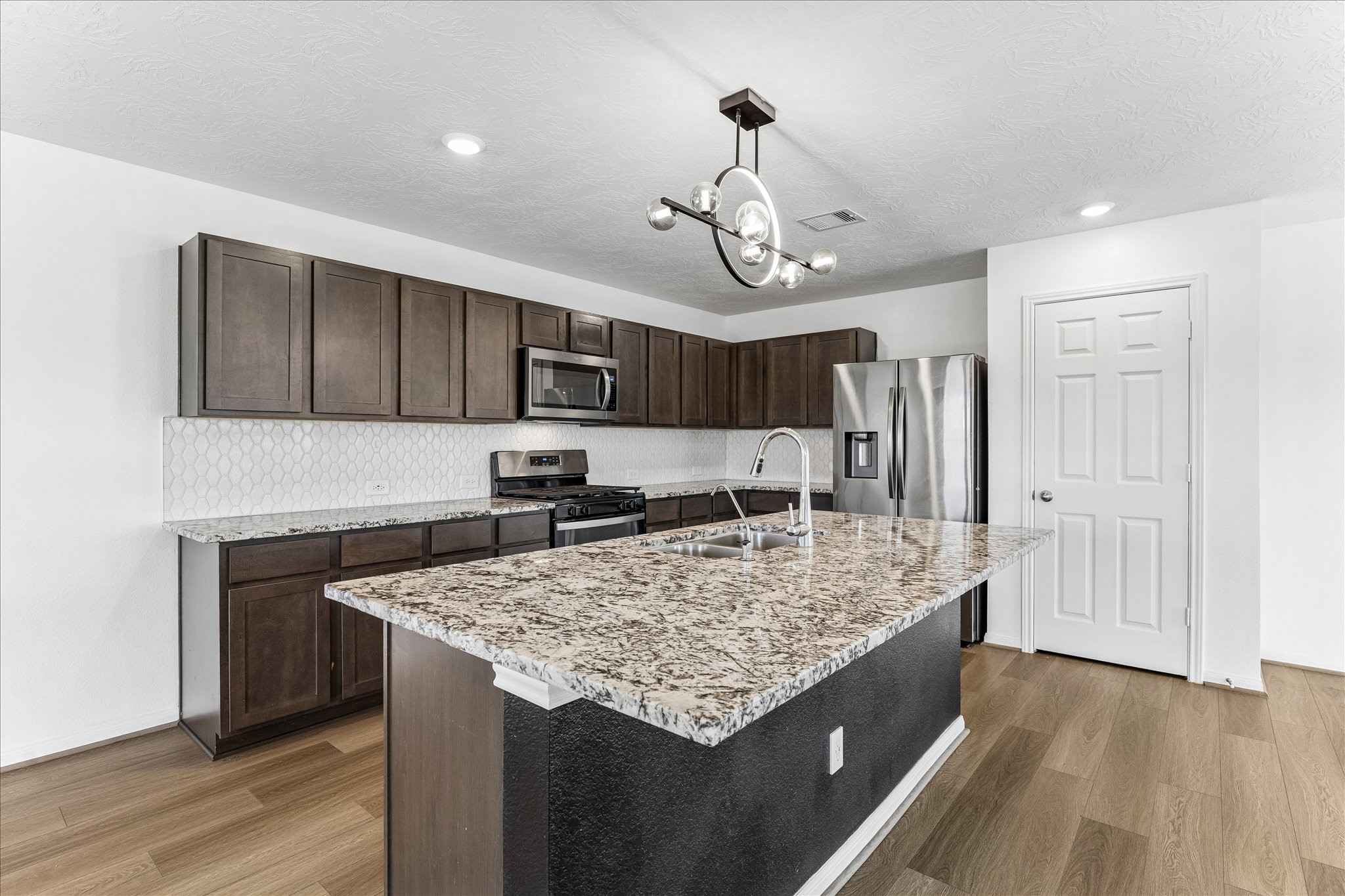 2531 Eden Rdg Way Willis, TX 77378 - Photo 3 of 26