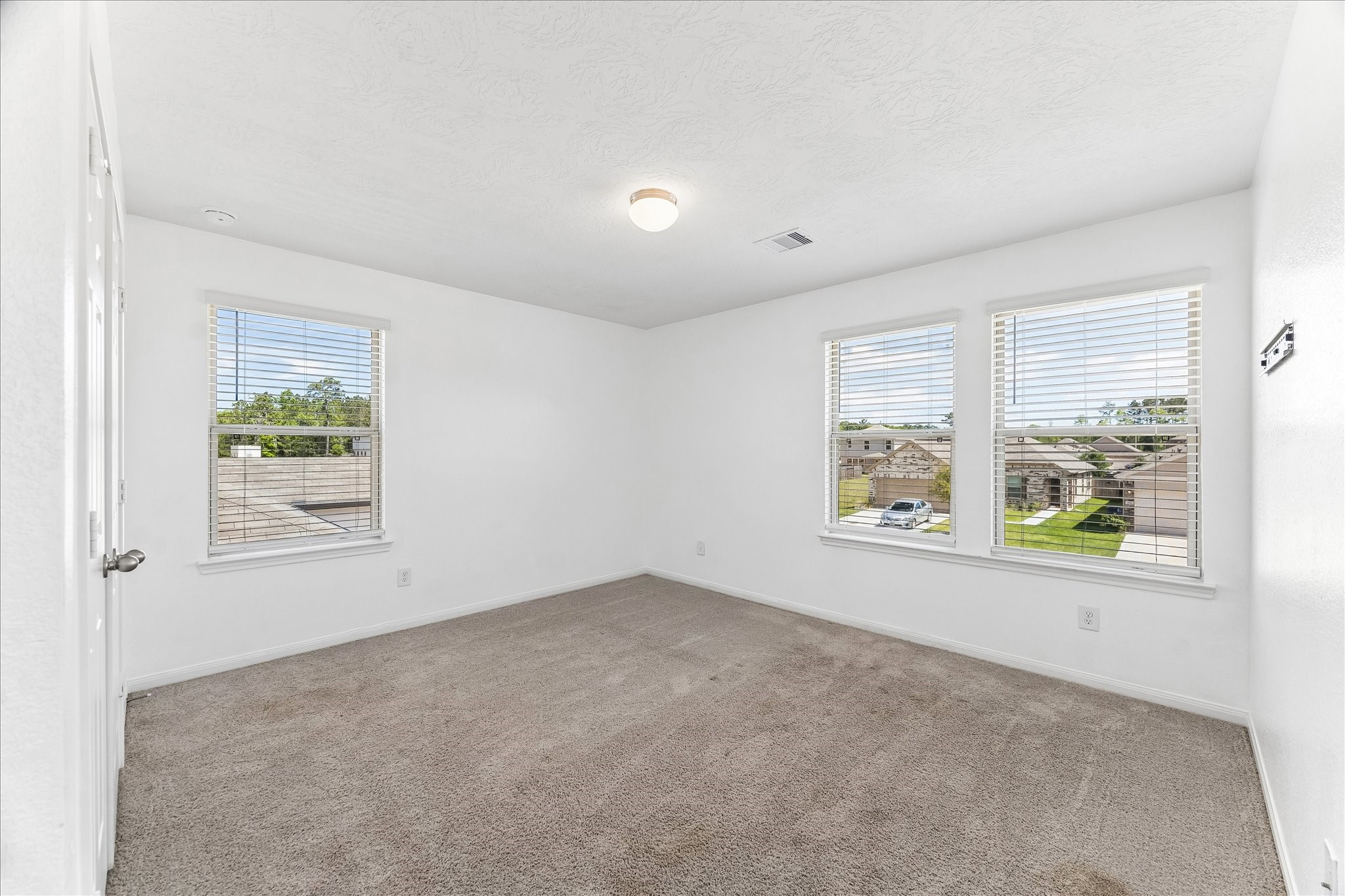 2531 Eden Rdg Way Willis, TX 77378 - Photo 4 of 26