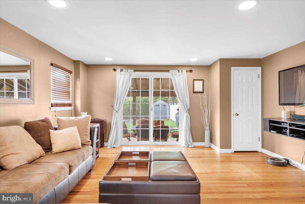 2826 Shelly Road Philadelphia, PA 19152 - Photo 6 of 24 Gallery Image 6