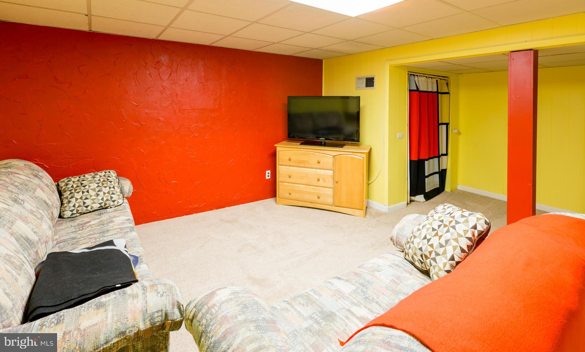 7845 Charlesmont Road Baltimore, MD 21222 - Photo 23 of 29 Family Room