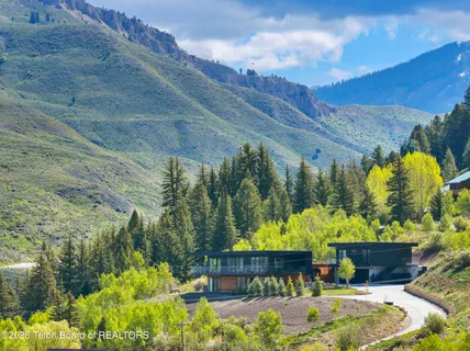 $6,350,000 | 11330 Hoback Junction South Road, Jackson, WY 83001