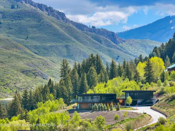 $6,350,000 | 11330 Hoback Junction South Road, Jackson, WY 83001