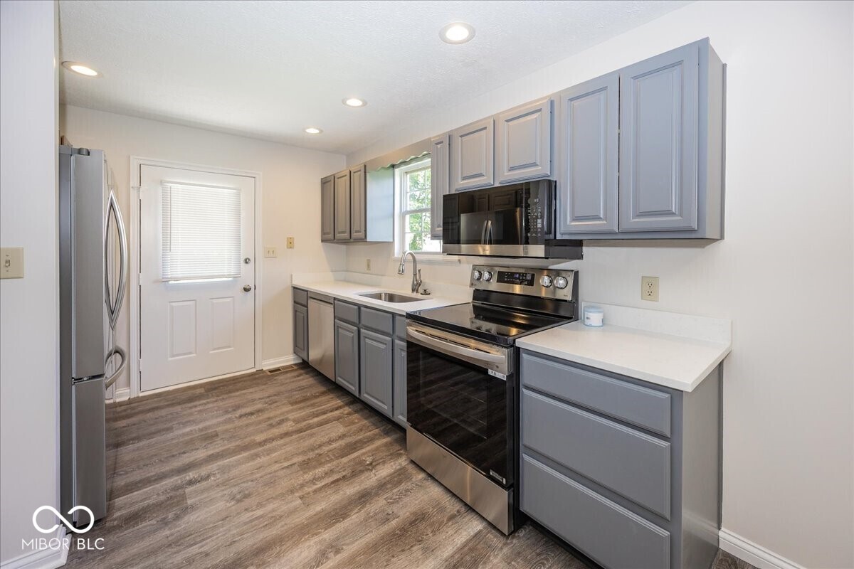406 Mount Street Greenfield, IN 46140 - Photo 8 of 24