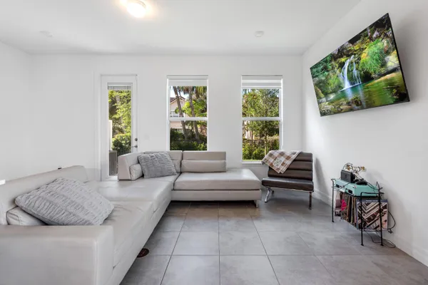 $3,400 | 6082 Carre Way, Greenacres, FL 33415