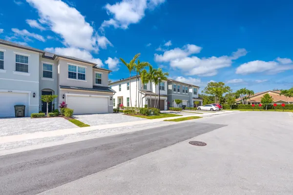 $3,400 | 6082 Carre Way, Greenacres, FL 33415