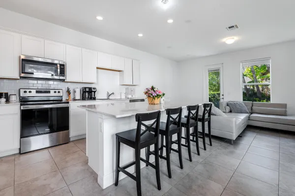 $3,400 | 6082 Carre Way, Greenacres, FL 33415