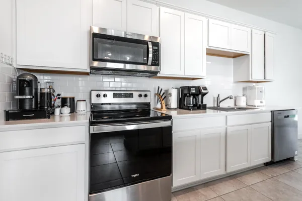 $3,400 | 6082 Carre Way, Greenacres, FL 33415