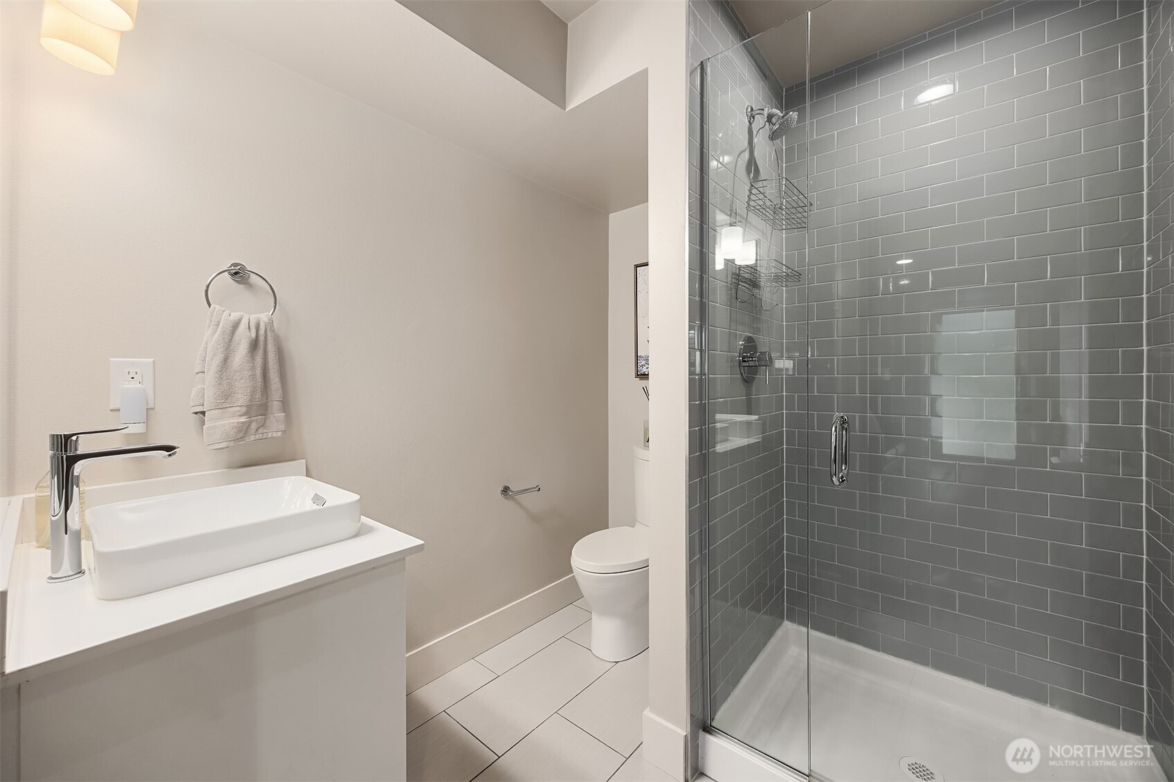 998 Northeast High Street, Unit 12 Issaquah, WA 98029 - Photo 31 of 36