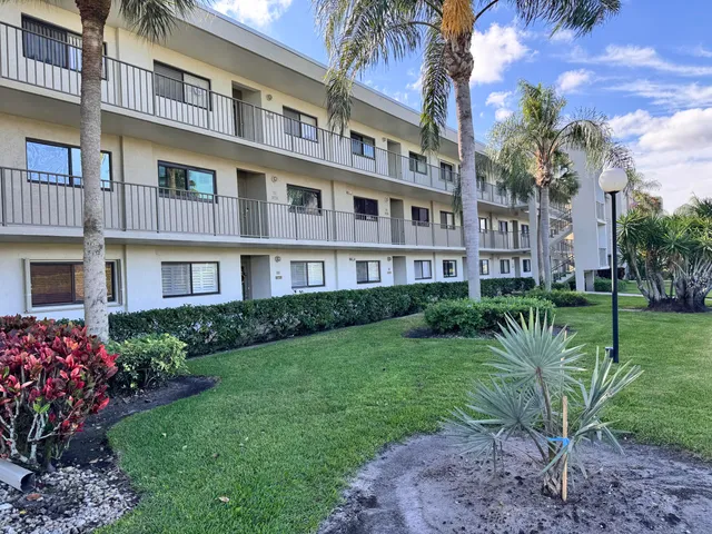 $2,100 | 5574 Witney Drive, Unit 102, Delray Beach, FL 33484