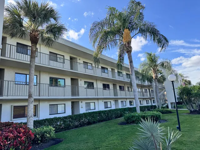 $2,100 | 5574 Witney Drive, Unit 102, Delray Beach, FL 33484