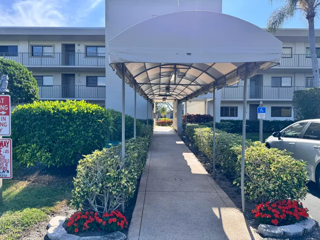 $2,100 | 5574 Witney Drive, Unit 102, Delray Beach, FL 33484