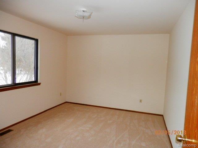 732 Shelley Drive Rochester, MI 48307 - Photo 6 of 16 BEDROOM.jpg