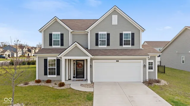 $425,000 | 1271 Peregrine Lane, Greenwood, IN 46143