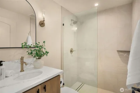 $2,385,000 | 25145 Tiger Mountain Road Southeast, Issaquah, WA 98027