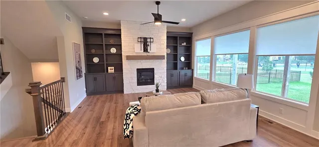 $679,950 | 1607 Southwest Arbormist Drive, Lee's Summit, MO 64082