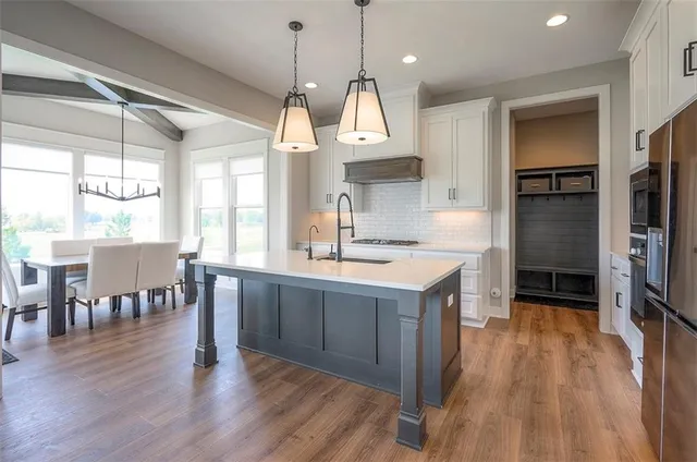 $679,950 | 1607 Southwest Arbormist Drive, Lee's Summit, MO 64082