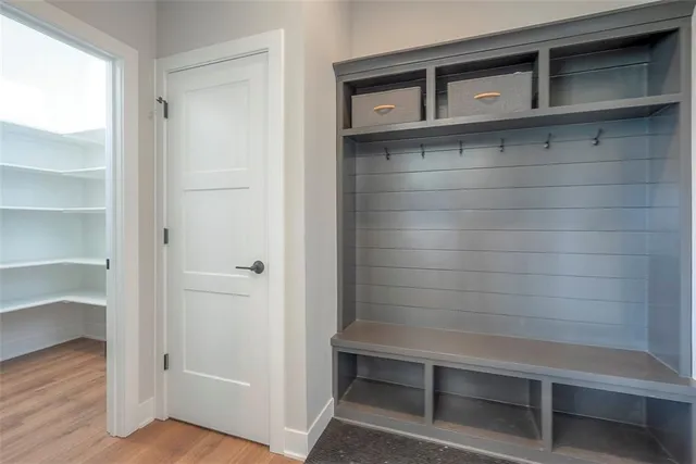 $679,950 | 1607 Southwest Arbormist Drive, Lee's Summit, MO 64082