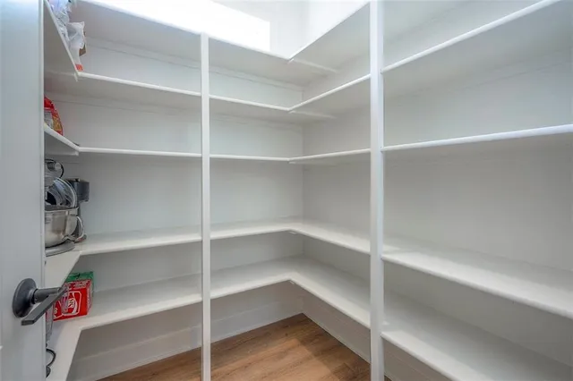 $679,950 | 1607 Southwest Arbormist Drive, Lee's Summit, MO 64082