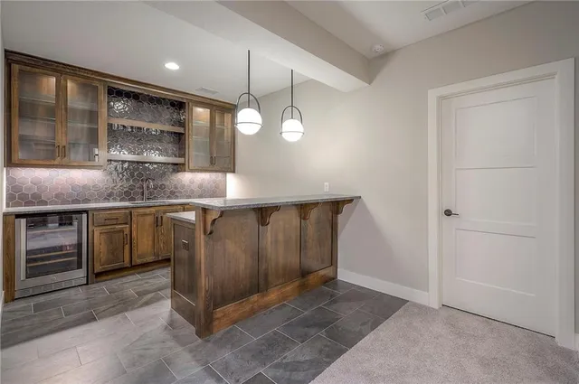 $679,950 | 1607 Southwest Arbormist Drive, Lee's Summit, MO 64082