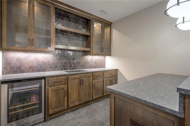 $679,950 | 1607 Southwest Arbormist Drive, Lee's Summit, MO 64082