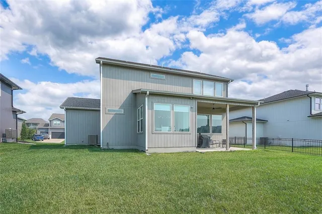 $679,950 | 1607 Southwest Arbormist Drive, Lee's Summit, MO 64082