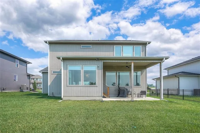 $679,950 | 1607 Southwest Arbormist Drive, Lee's Summit, MO 64082