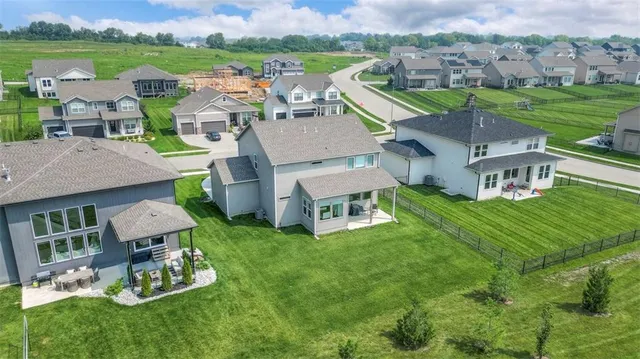 $679,950 | 1607 Southwest Arbormist Drive, Lee's Summit, MO 64082