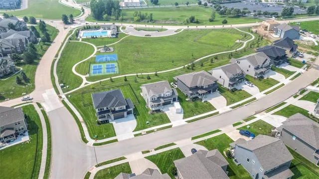 $679,950 | 1607 Southwest Arbormist Drive, Lee's Summit, MO 64082