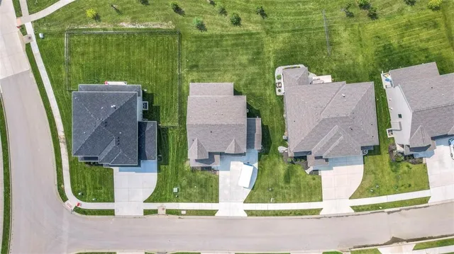 $679,950 | 1607 Southwest Arbormist Drive, Lee's Summit, MO 64082