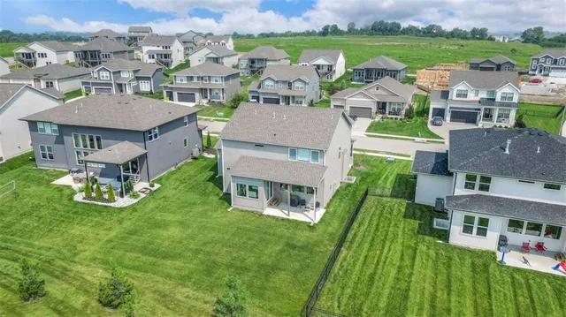 $679,950 | 1607 Southwest Arbormist Drive, Lee's Summit, MO 64082