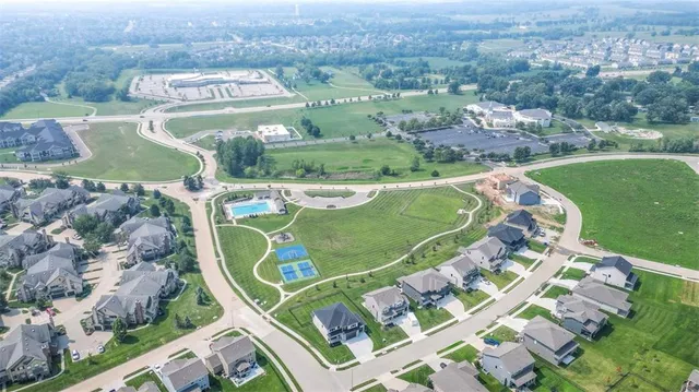 $679,950 | 1607 Southwest Arbormist Drive, Lee's Summit, MO 64082